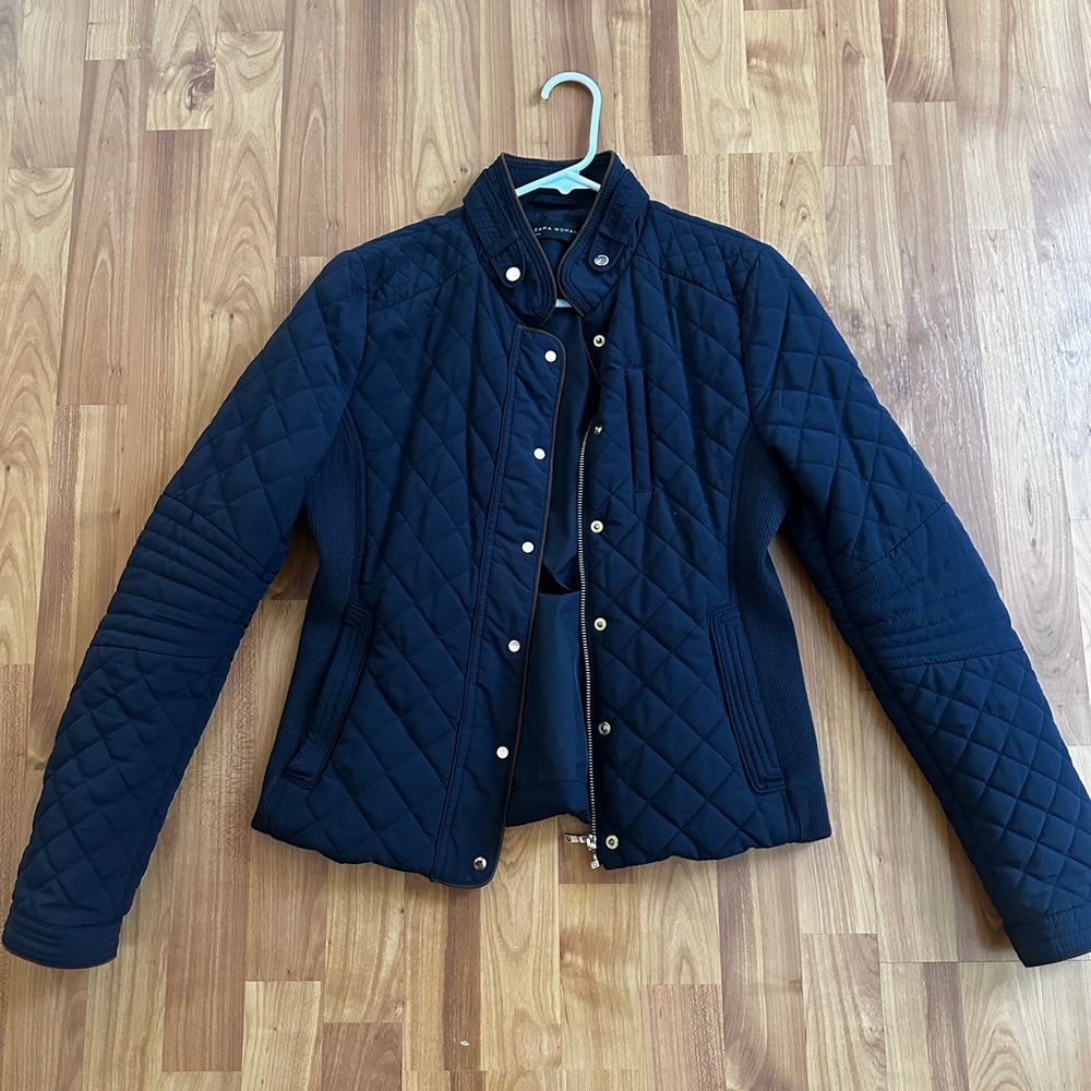 Zara Quilted Navy Puffer Jacket with Snap Front